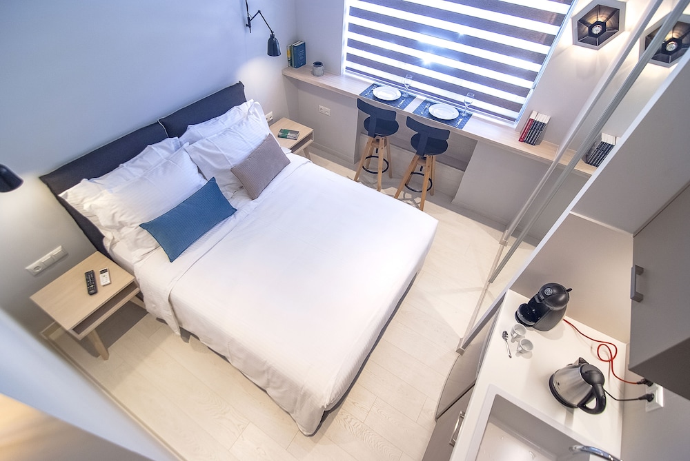 Acropolis Stay 15/50