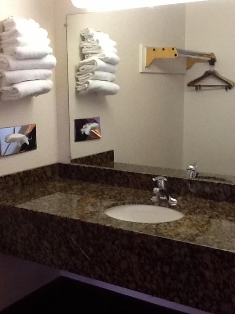 Travel Inn & Suite 34/37