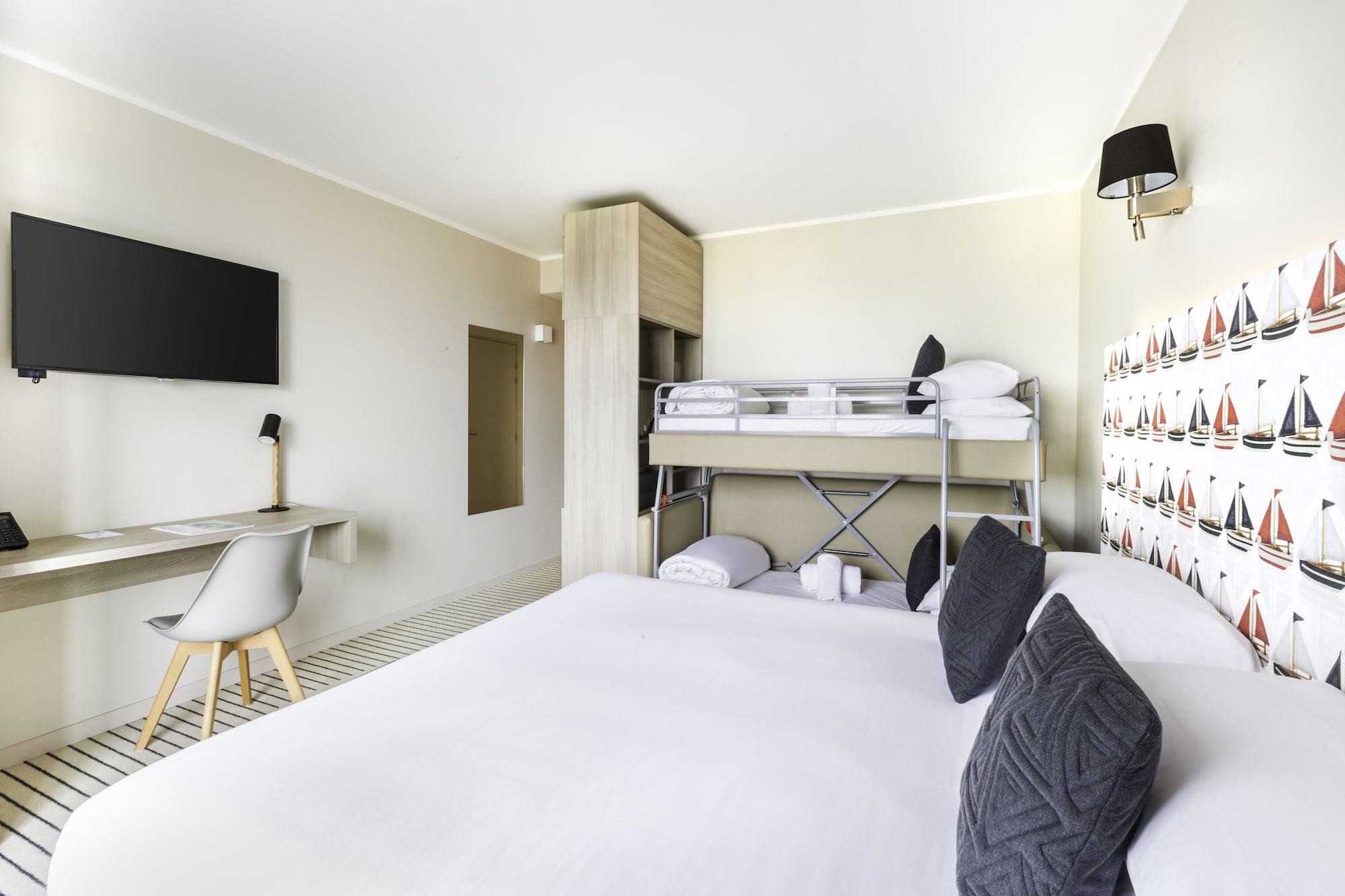 Family, Multiple Beds