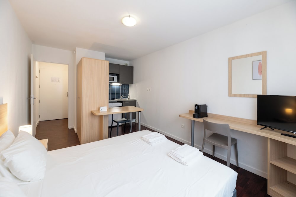 RESIDHOTEL SAINT ETIENNE CENTRE 16/50