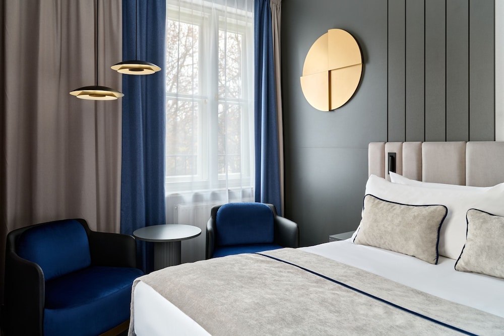 Garamond, a Tribute Portfolio Hotel 10/24