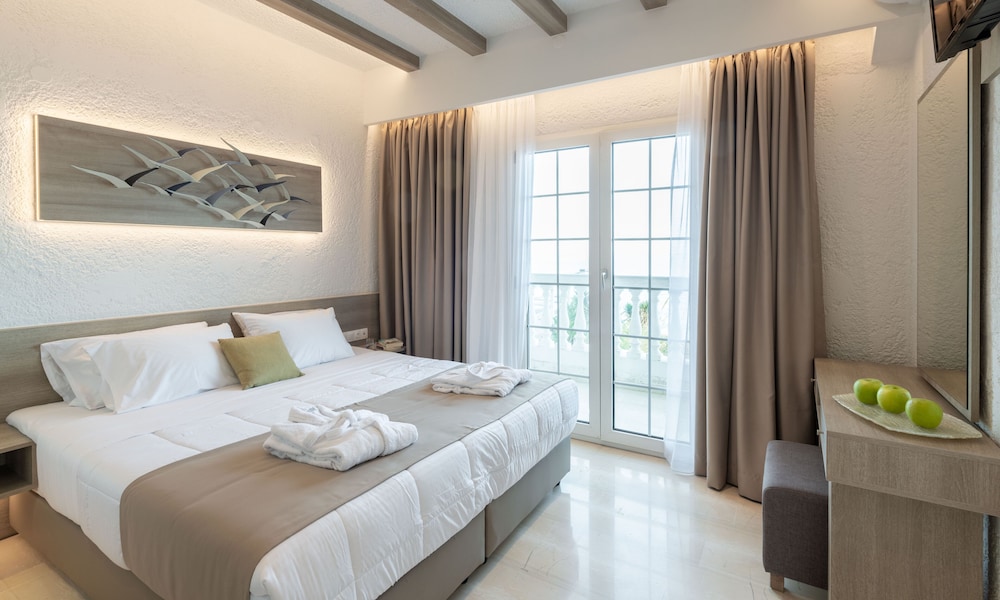 2 Bedrooms, Deluxe, Double and Twin Beds, 2 Bathrooms، Porto Greco Village Beach Hotel - All Inclusive 3/5