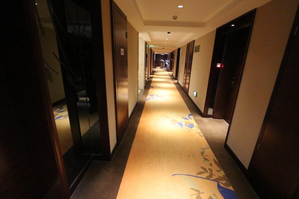 Leeden Jingxi Hotel 13/28