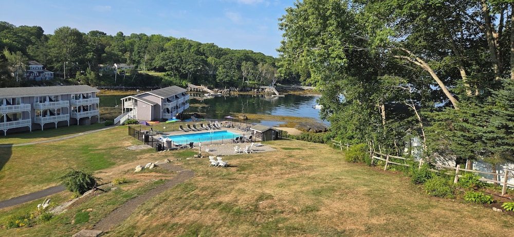 Smuggler’s Cove Inn 41/50