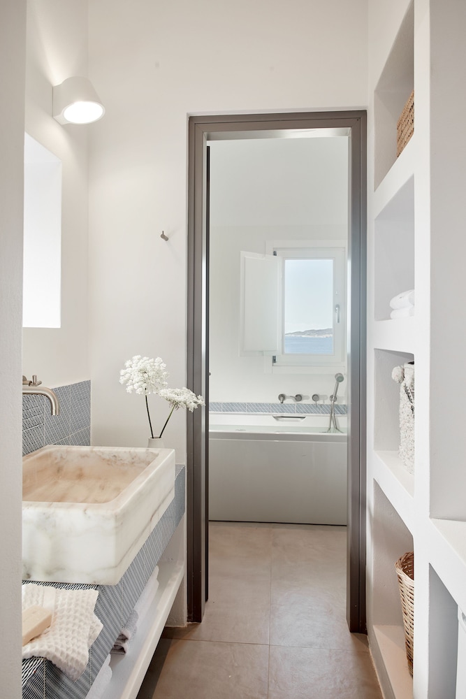 Milos Breeze Boutique Hotel 17/50