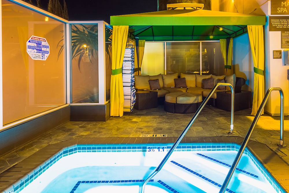 swimming pool spa