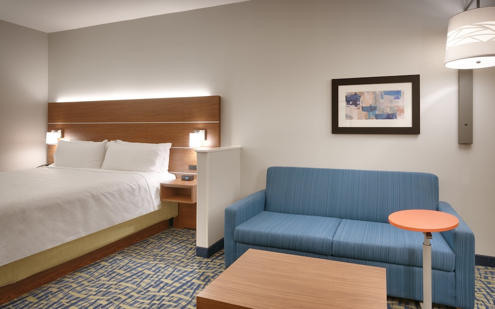Holiday Inn Express Suites Gainesville I 75 32/68