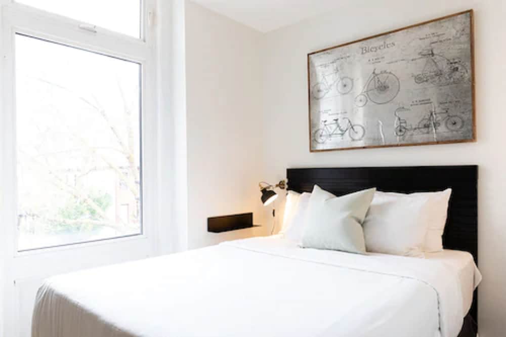ROOM, SINGLE, DOUBLE BED