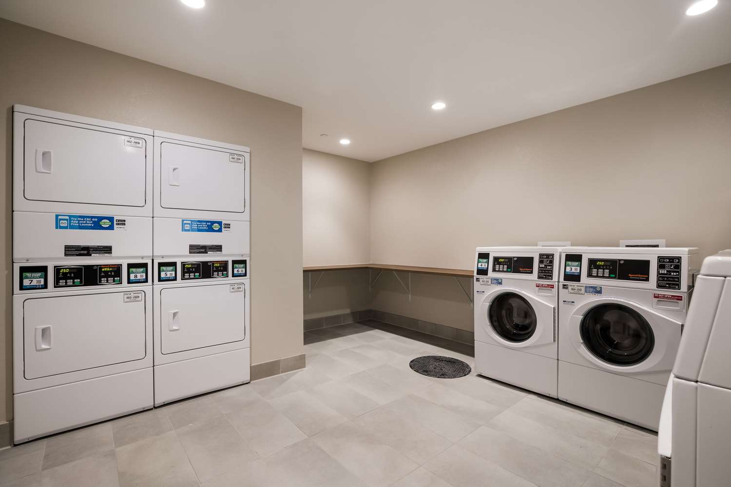 Everhome Suites Corona 3/9