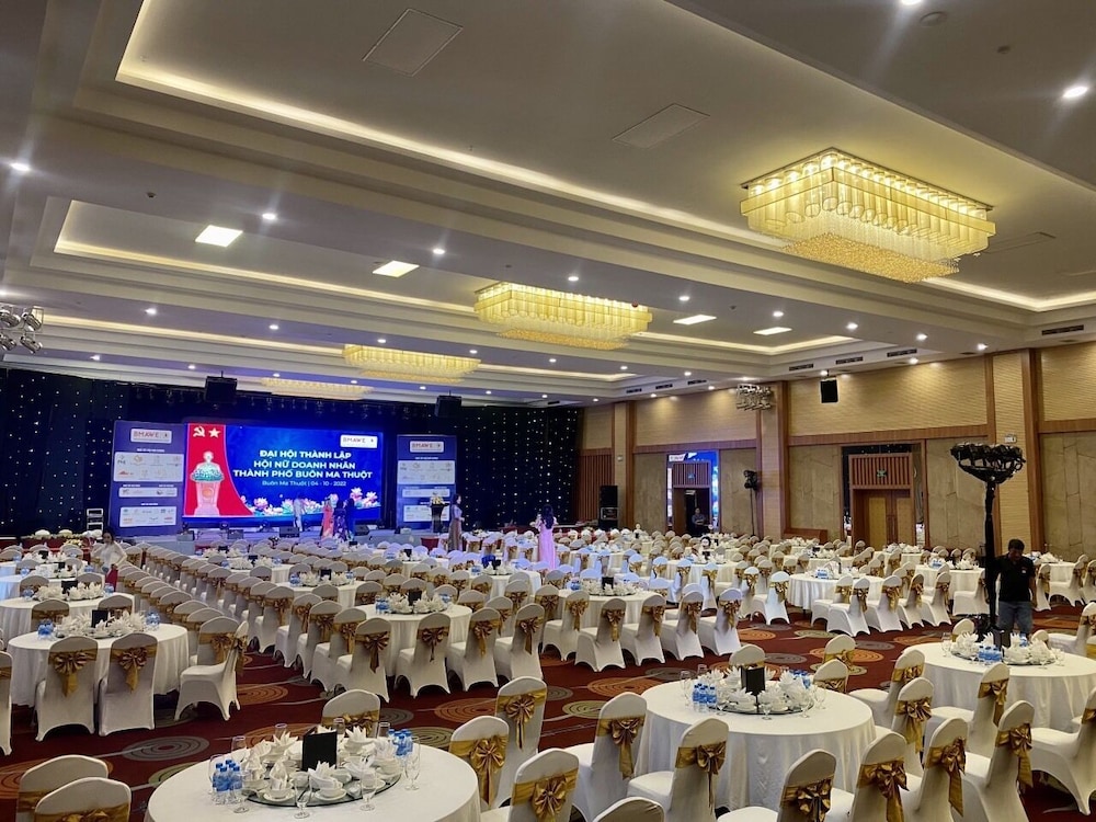 Muong Thanh Luxury Buon Ma Thuot Hotel 57/61