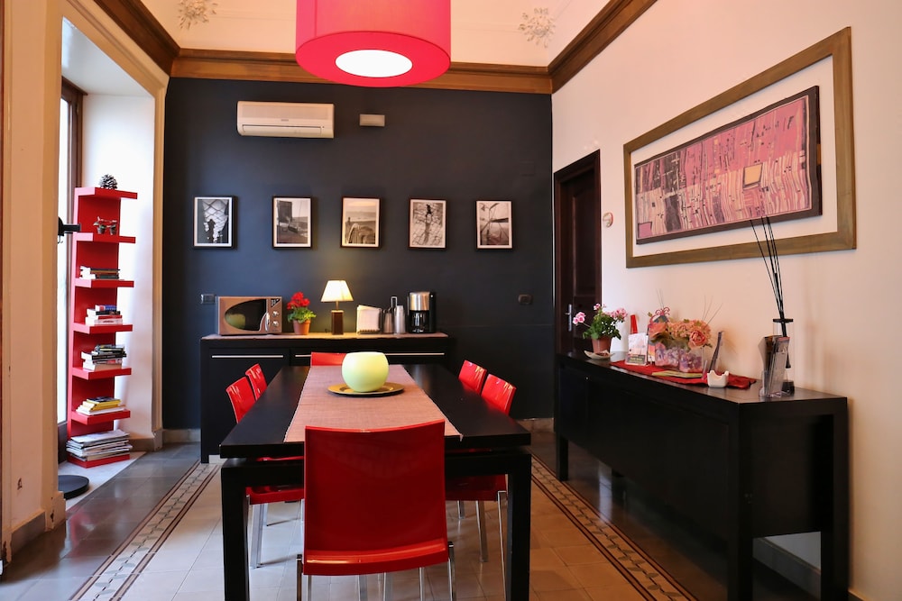 Bed and Breakfast Opera 55/72