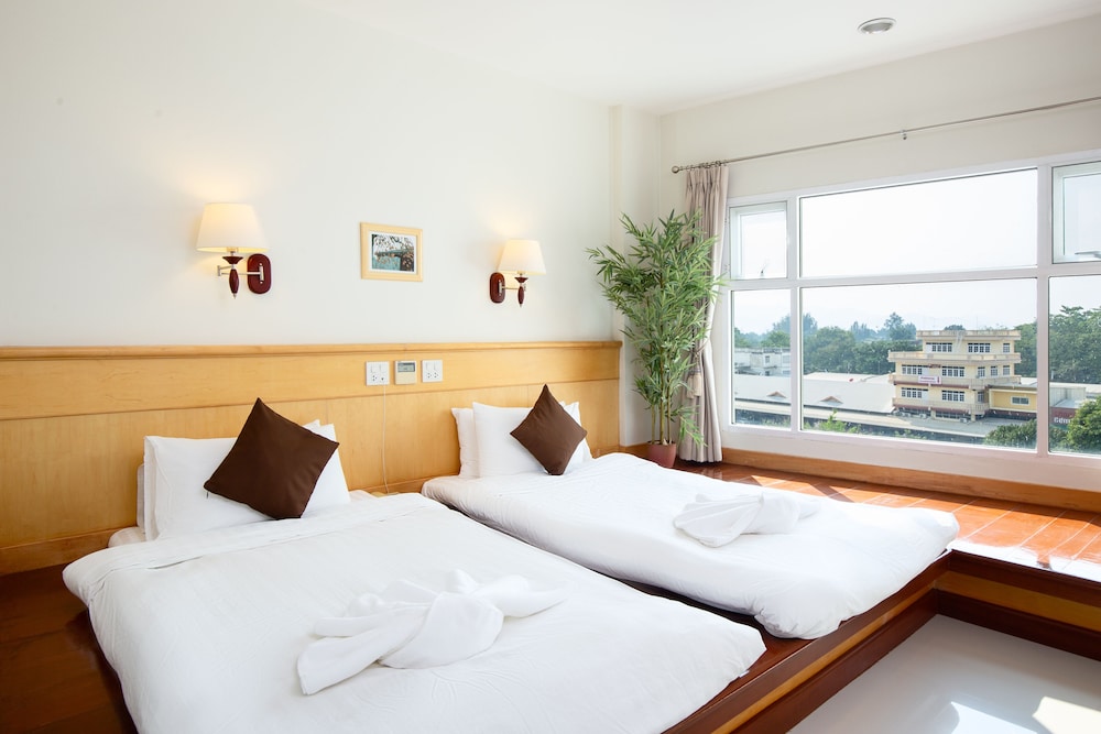 JAPANESE, TWIN BEDS