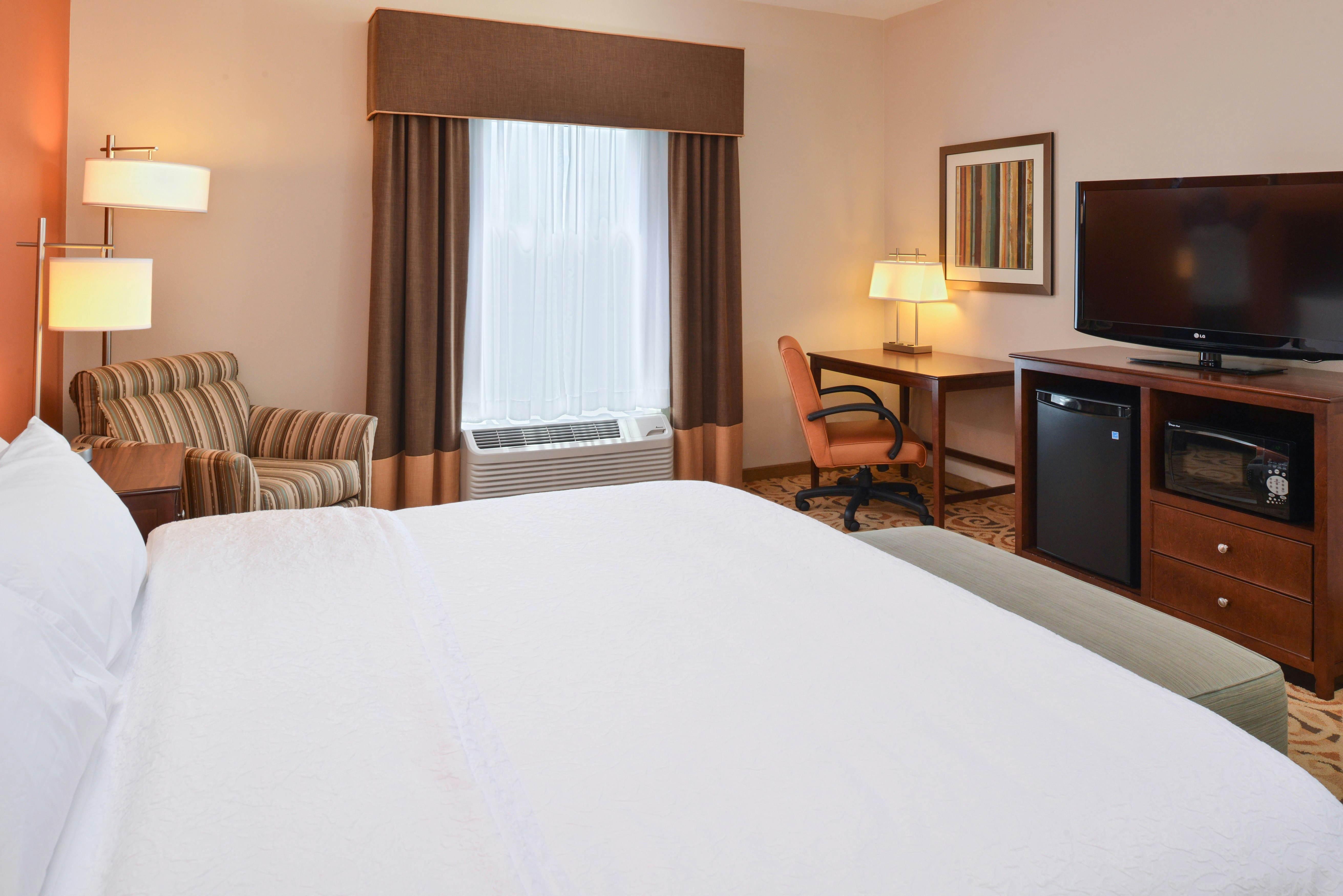 غرفة بسرير كينج لذوي الإعاقة، Hampton Inn And Suites Ocala 2/4