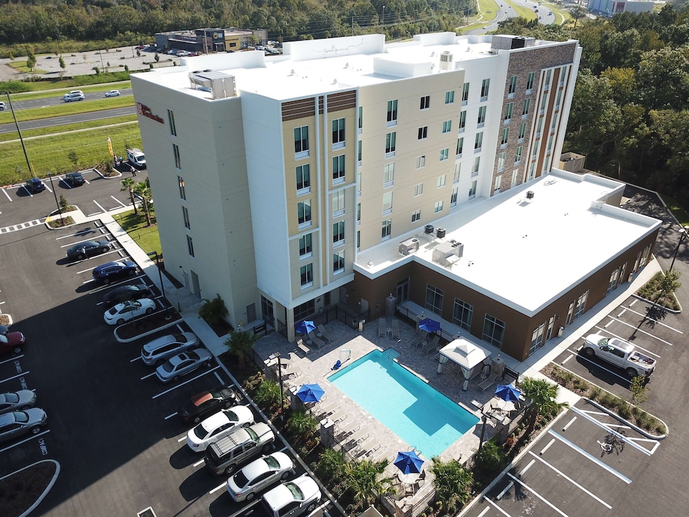Hilton Garden Inn Tampa-Wesley Chapel 3/59