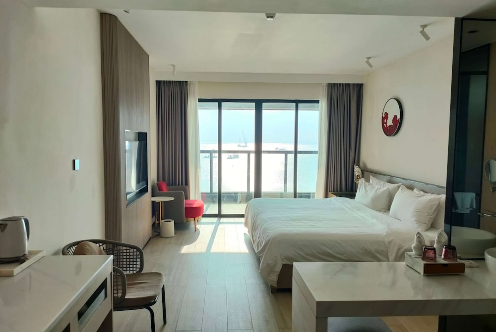 PREMIER, KING BED, SEA VIEW