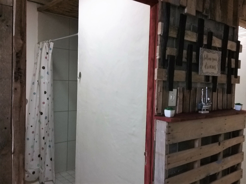 Blouberg Backpackers 6/8