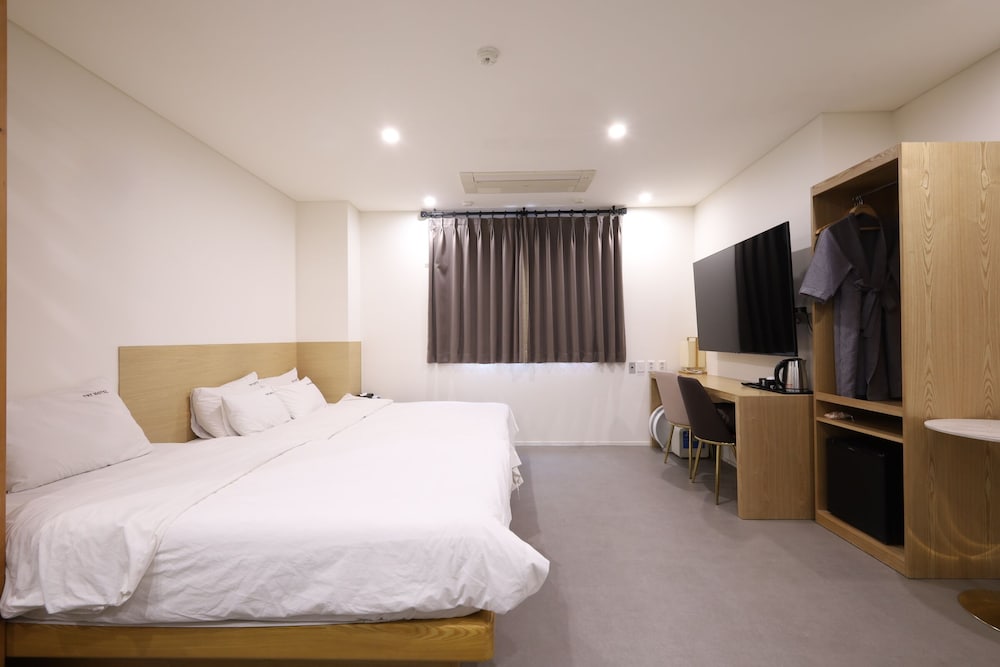 PREMIER, TWIN BEDS