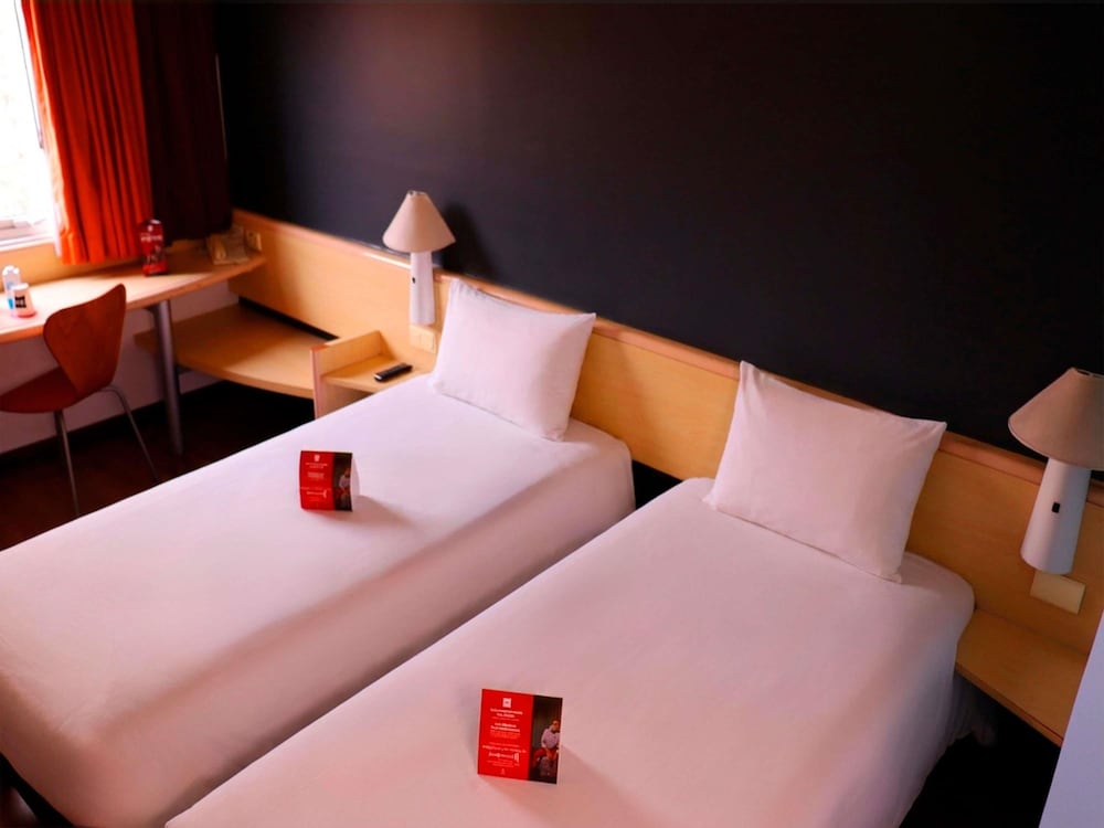 Ibis Mexico Perinorte 14/48