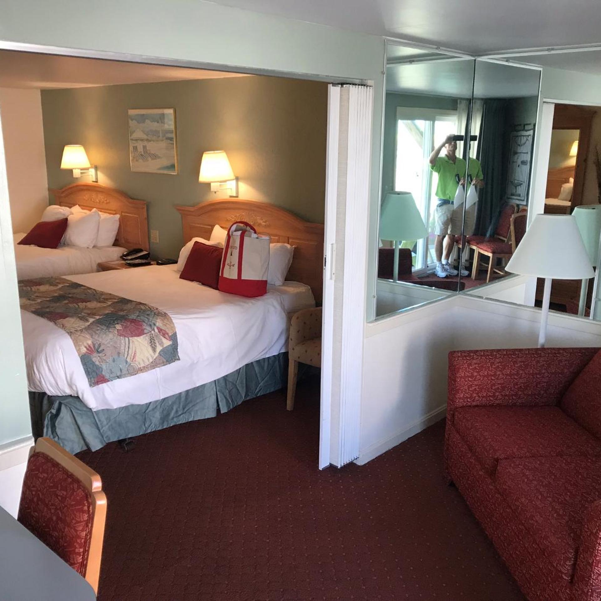 The Corsair & Cross Rip Oceanfront Hotel 14/50