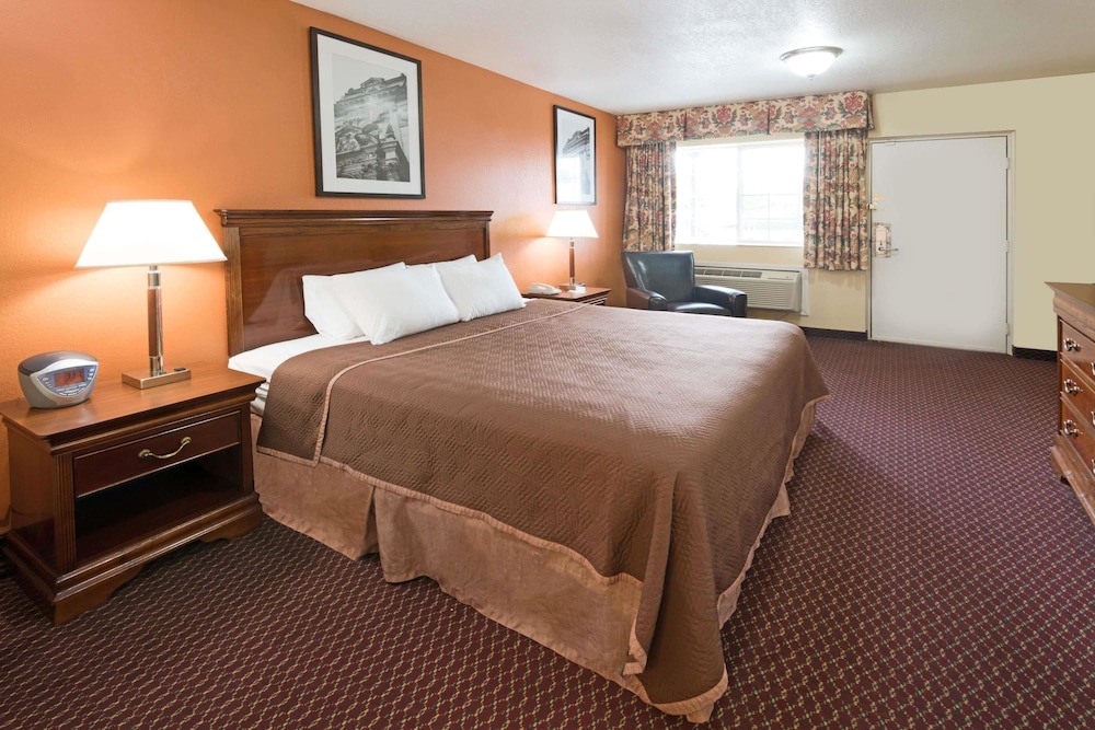 Grove City Travel Inn Columbus South 22/44