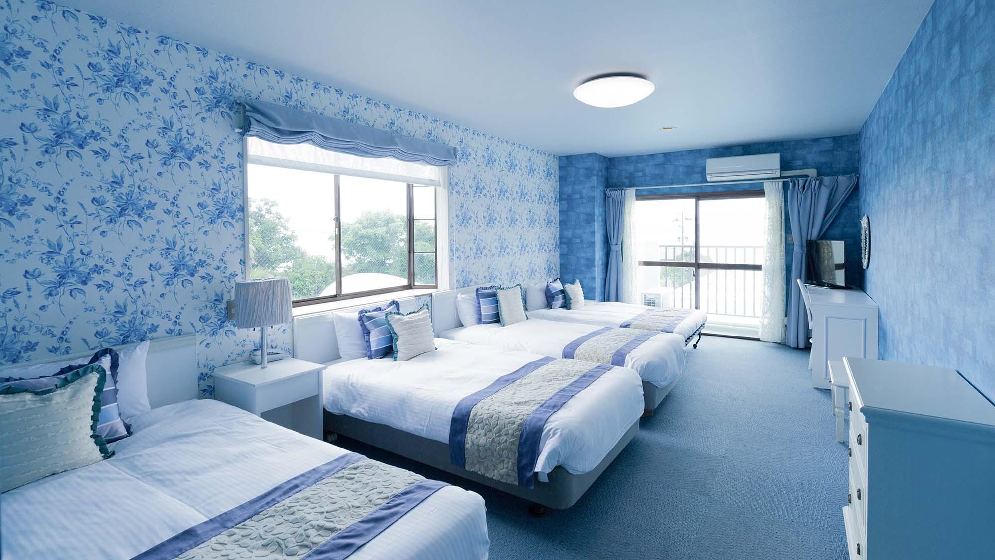 Room, Quadruple, 4 Beds, Sofa