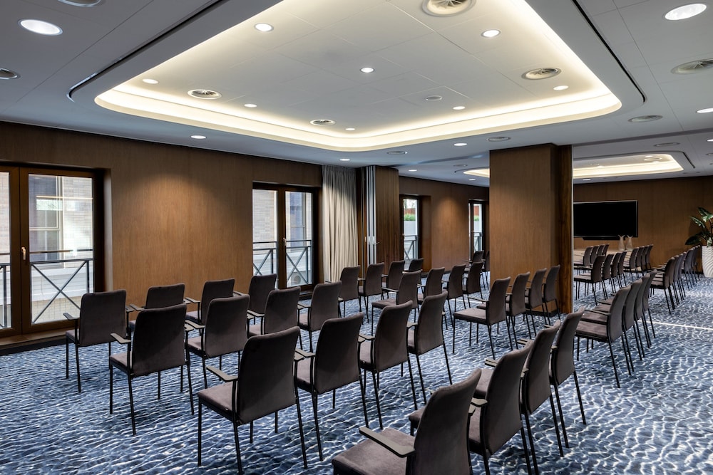 The Den, ‘s-Hertogenbosch, a Tribute Portfolio Hotel 39/49