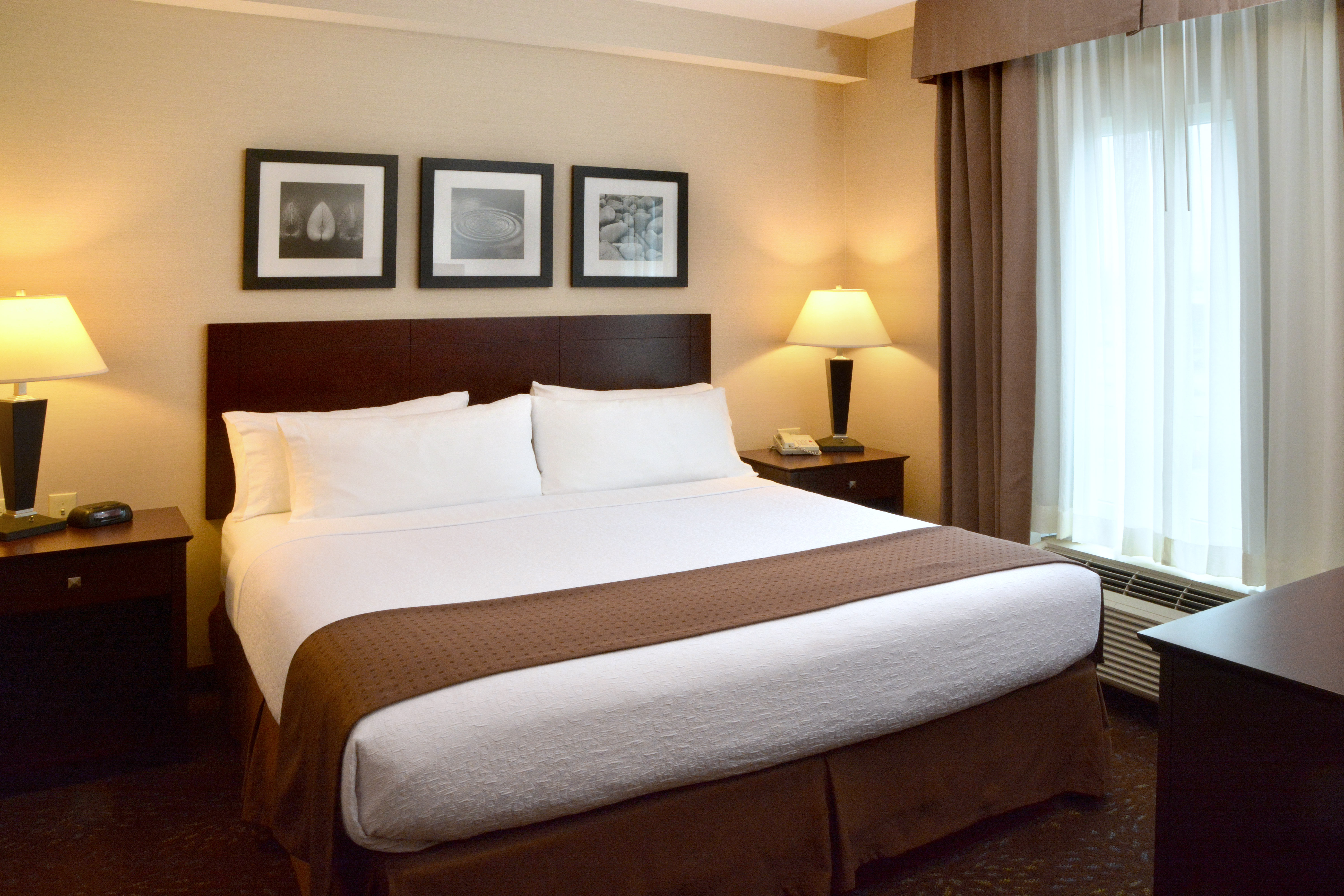 Holiday Inn Canton (Belden Village) 34/72