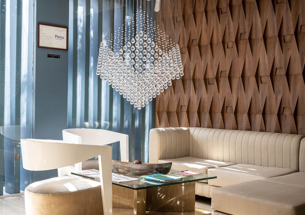 Perla Suite Hotel 44/64