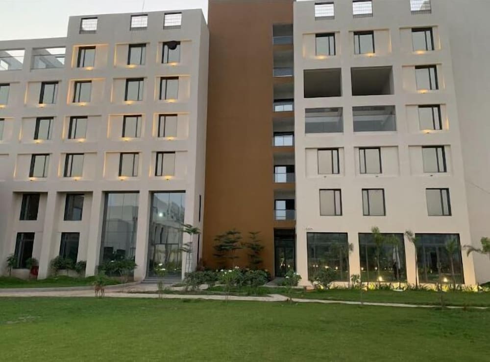 Vinti Resort, Ambaji 1/18