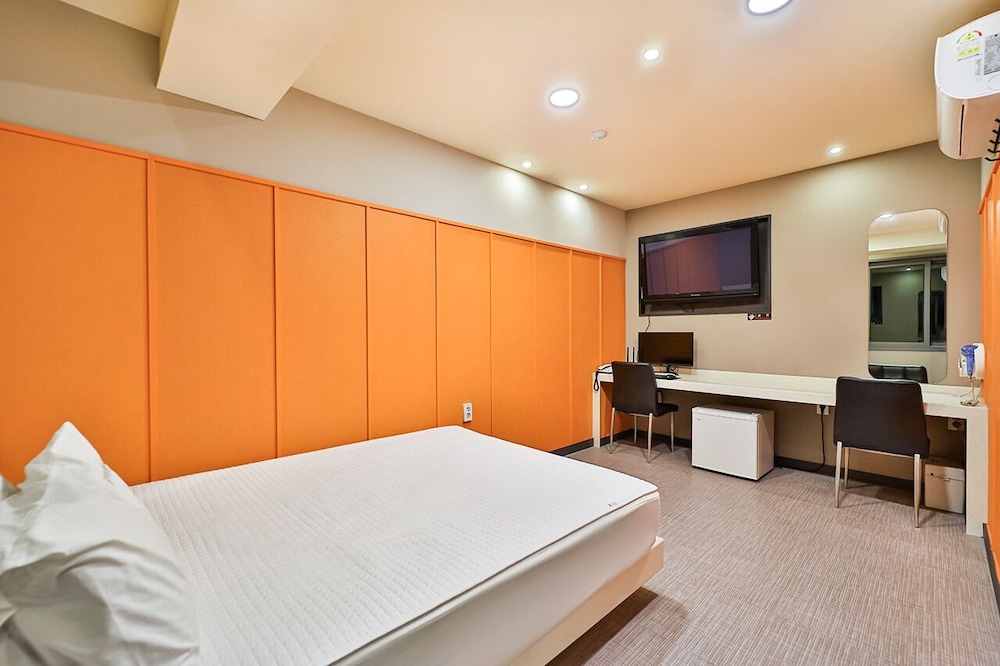 Top Motel 18/50