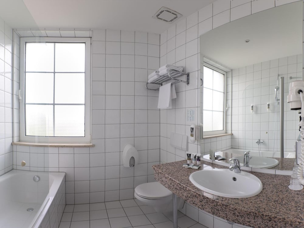 AKZENT Hotel Aufkirchen (Ex. mercure Muenchen Airport Aufkirchen) 41/44