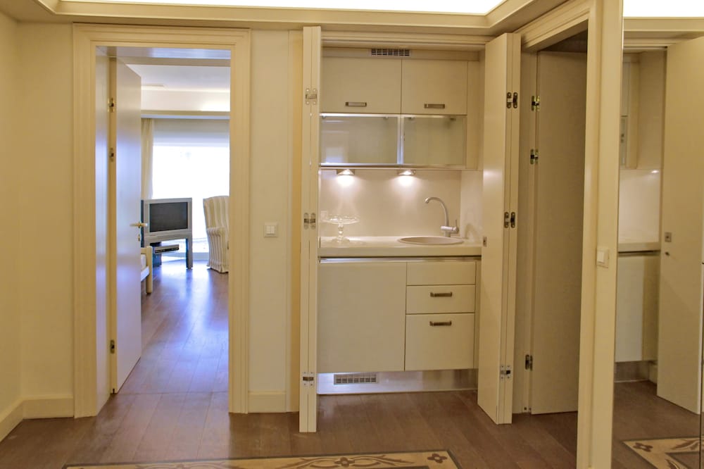 Villa Metaxas 50/50