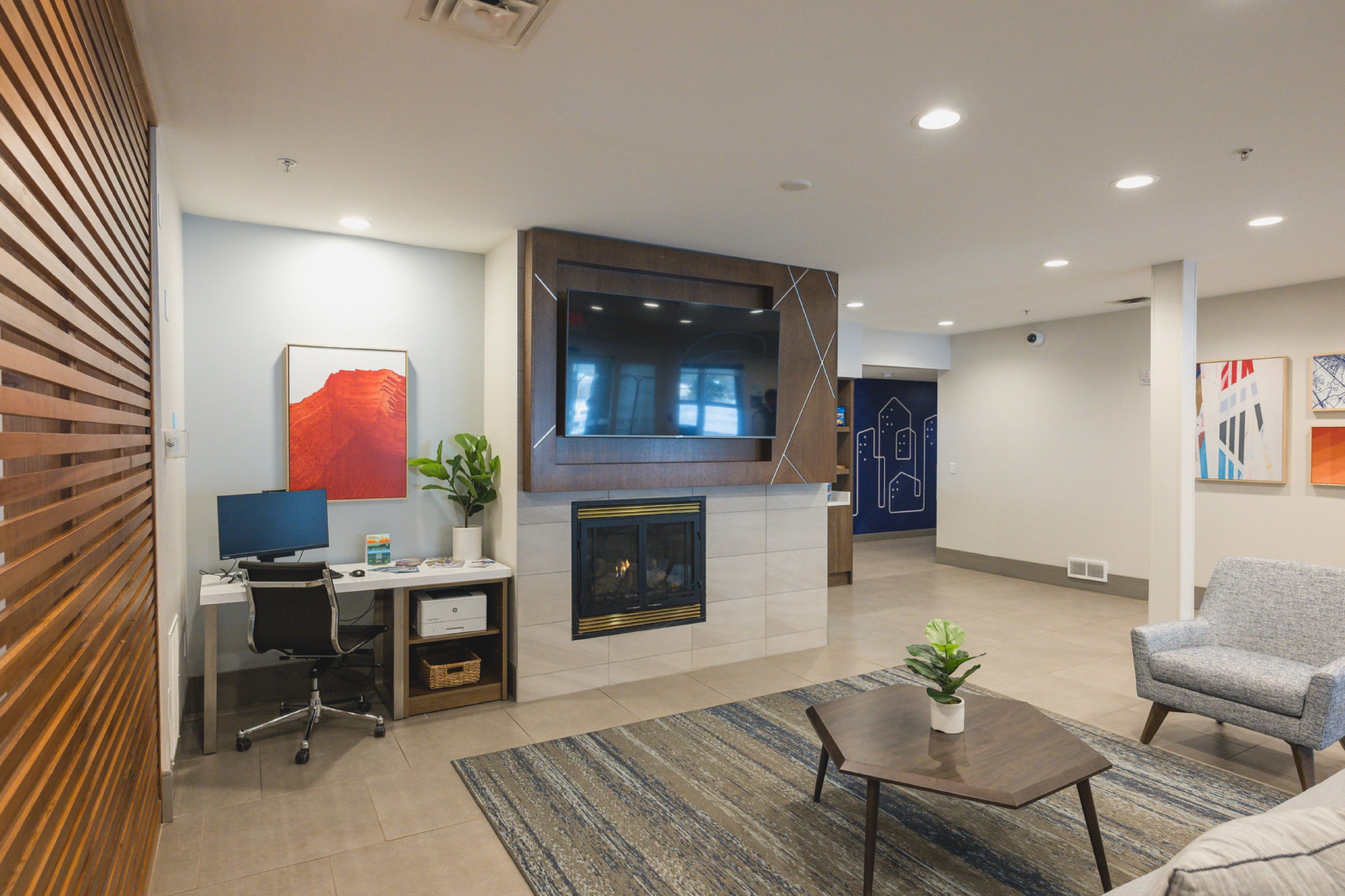 Holiday Inn Express & Suites Marquette, an IHG Hotel 35/50