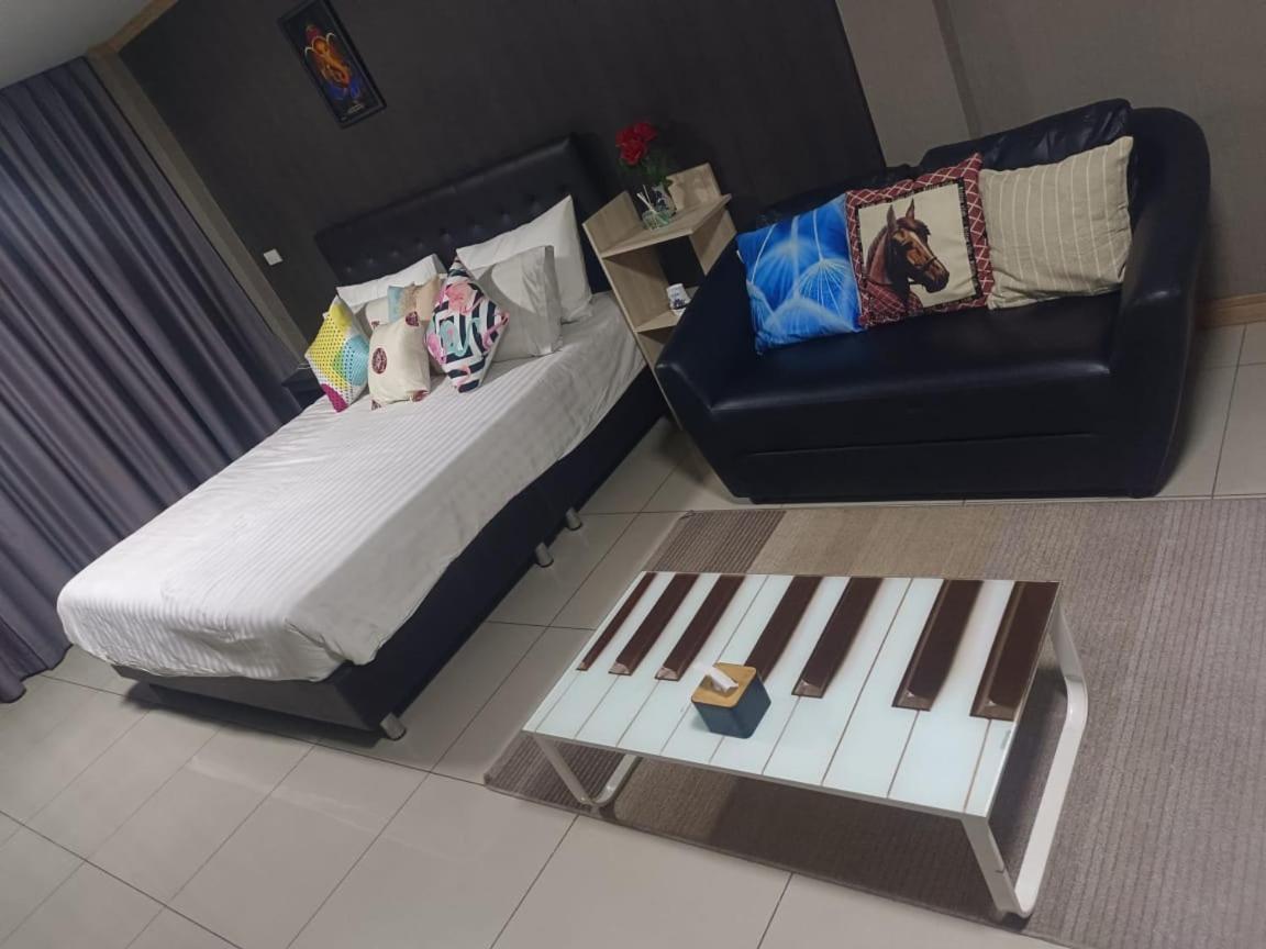 Apsara INN Pattaya, Thailand 23/57