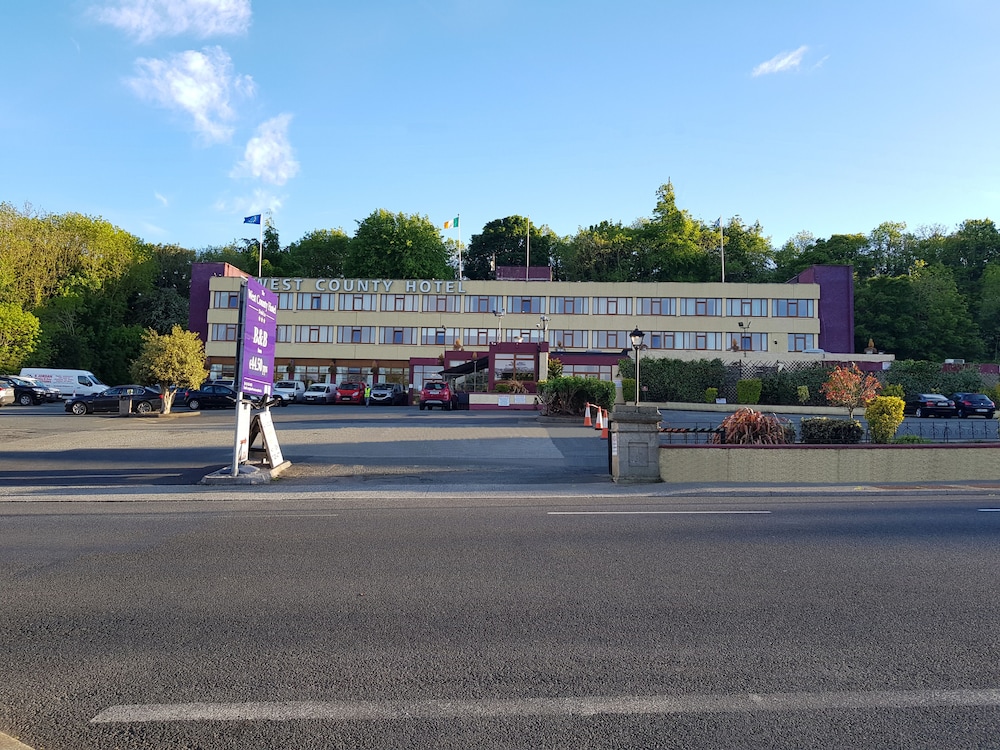 West County Hotel 26/30
