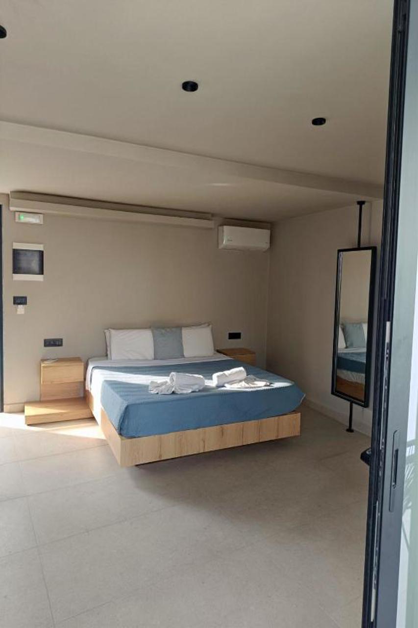 Kouros Home - Adults Only 24/32