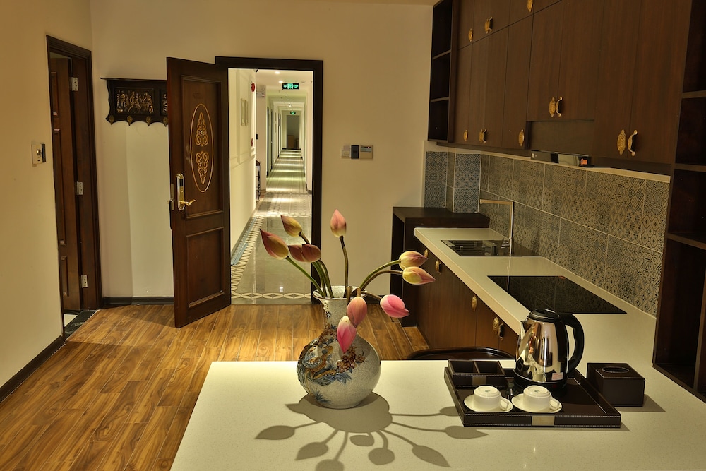 Dong Duong Hotel & Suites 12/50