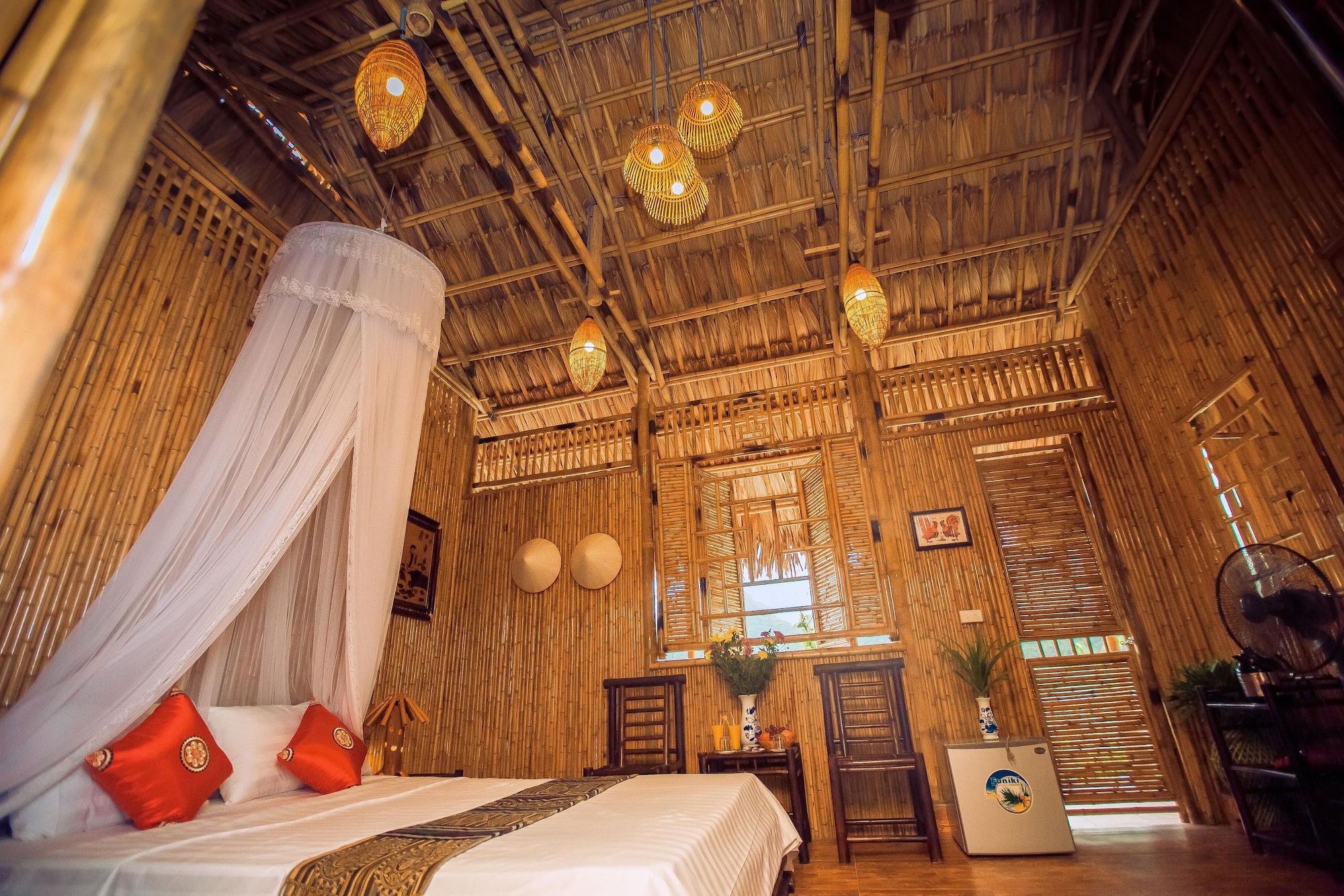 BUNGALOW, TWIN BEDS, GARDEN VIEW