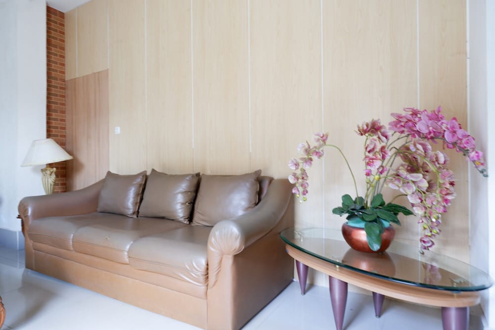 RedDoorz Plus @ Hotel Srikandi Kendari 40/50