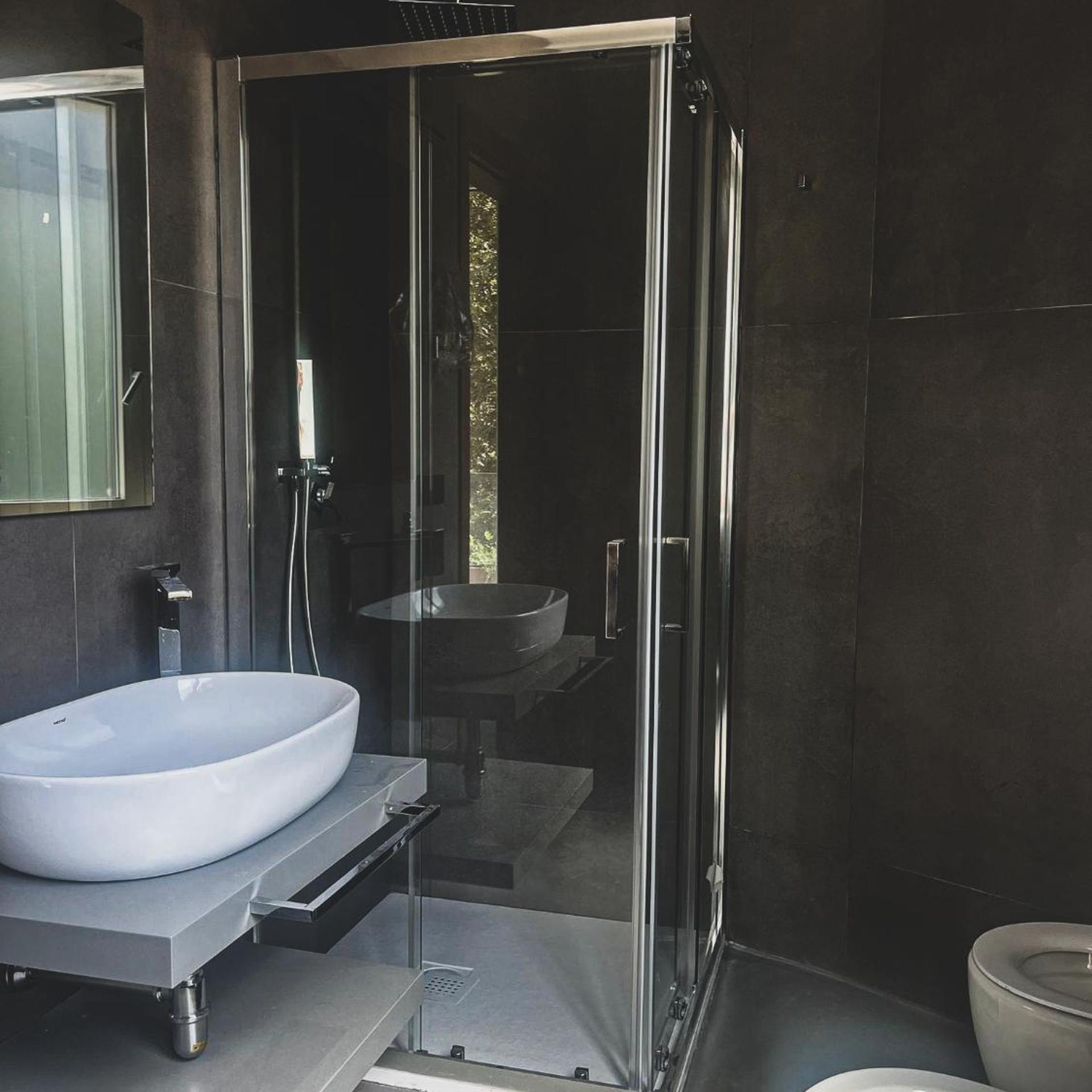 J Maluni City Hotel 47/49