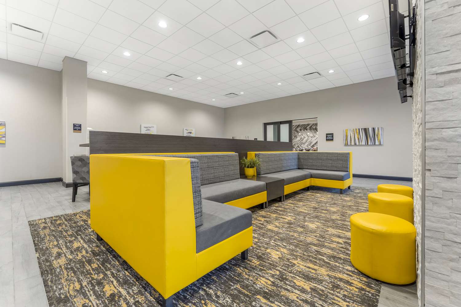 Best Western Plus Cranberry-Pittsburgh North 8/52