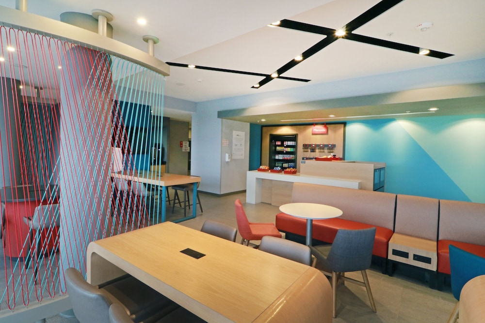 Avid Hotels Fresnillo 4/25