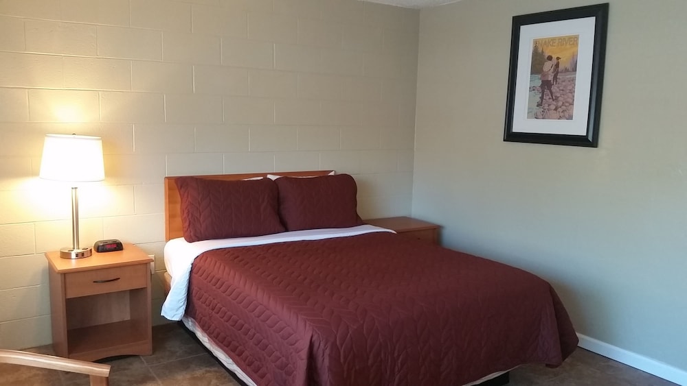 Motel West 14/58