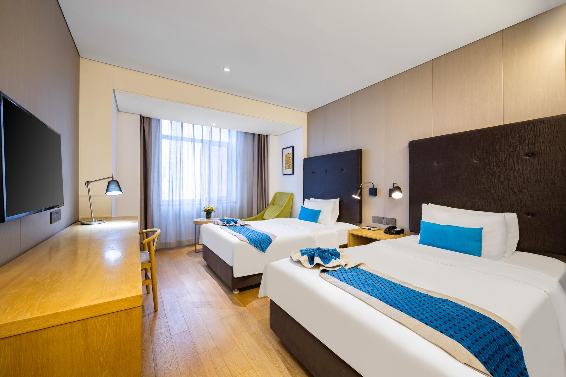 Heyi Twin Bed Room