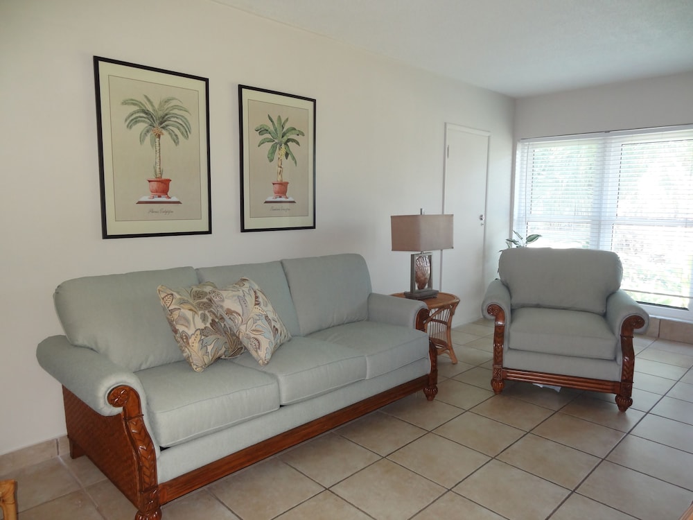 Casitas Coral Ridge formerly Estoril Paradise Inn 31/50