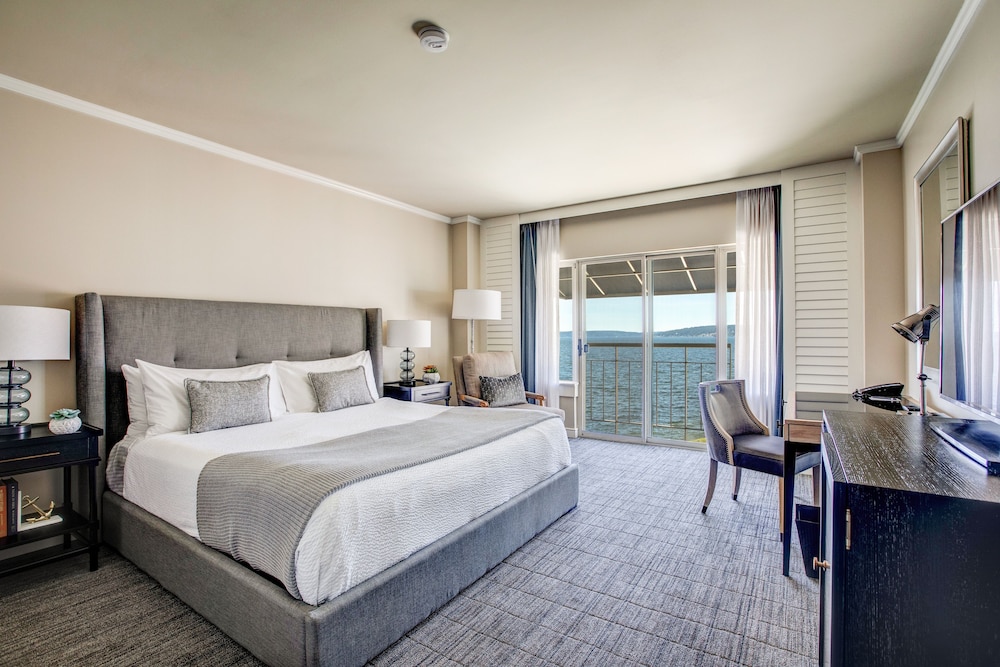 Room, King Bed, Lake Front