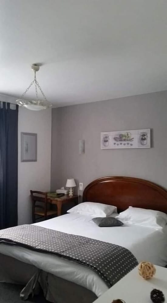 HOTEL LE PETIT MANOIR REST. LA TONNELLE 13/27