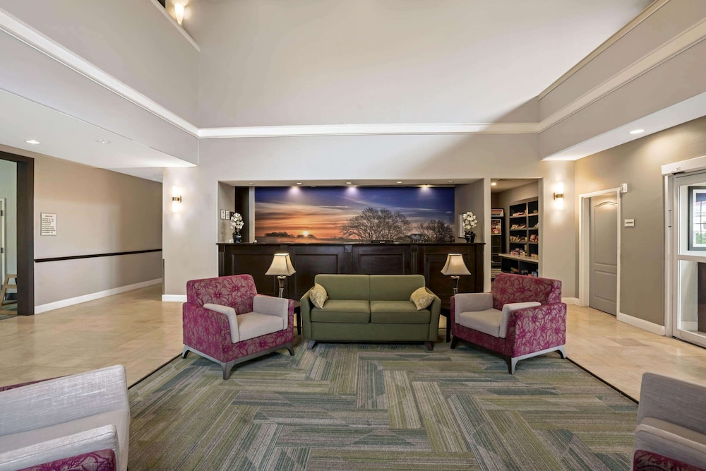 La Quinta Inn & Suites by Wyndham-Brookshire-West Katy 31/39