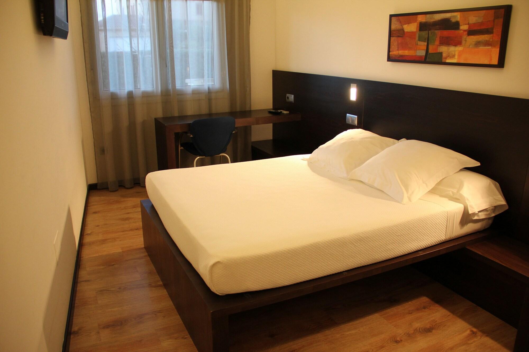 La Ermita Hotel 5/22
