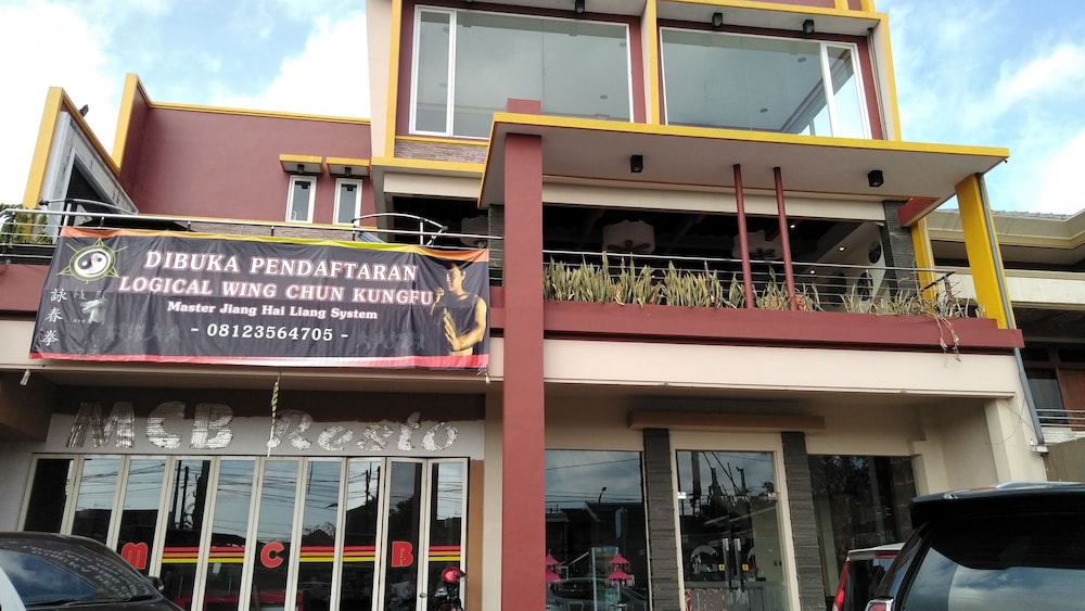 Malang City Boulevard Homestay And Resto 2/55